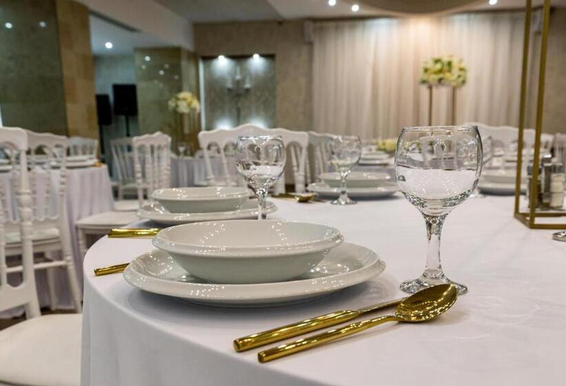 فندق Bástya Konferencia és Wellness