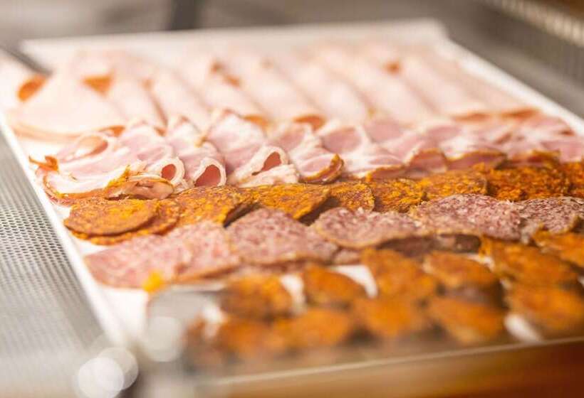 فندق Bástya Konferencia és Wellness