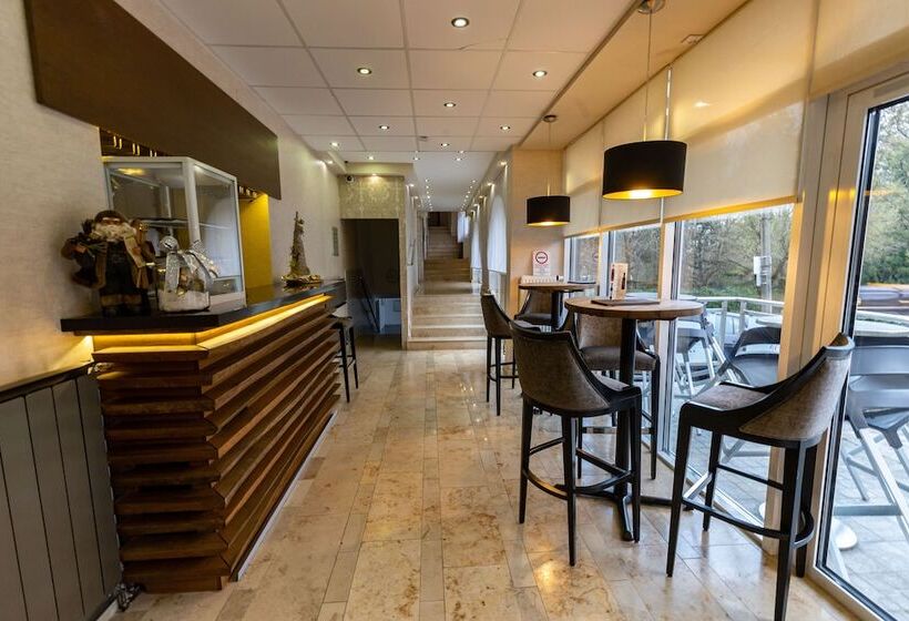 فندق Bástya Konferencia és Wellness