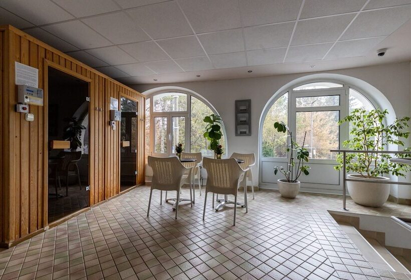 فندق Bástya Konferencia és Wellness