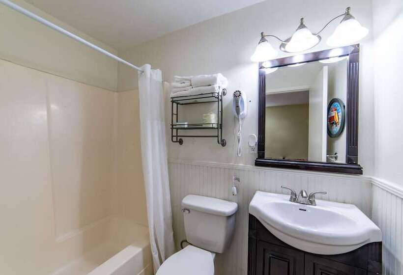 Captain S Table Hotel By Everglades Adventures