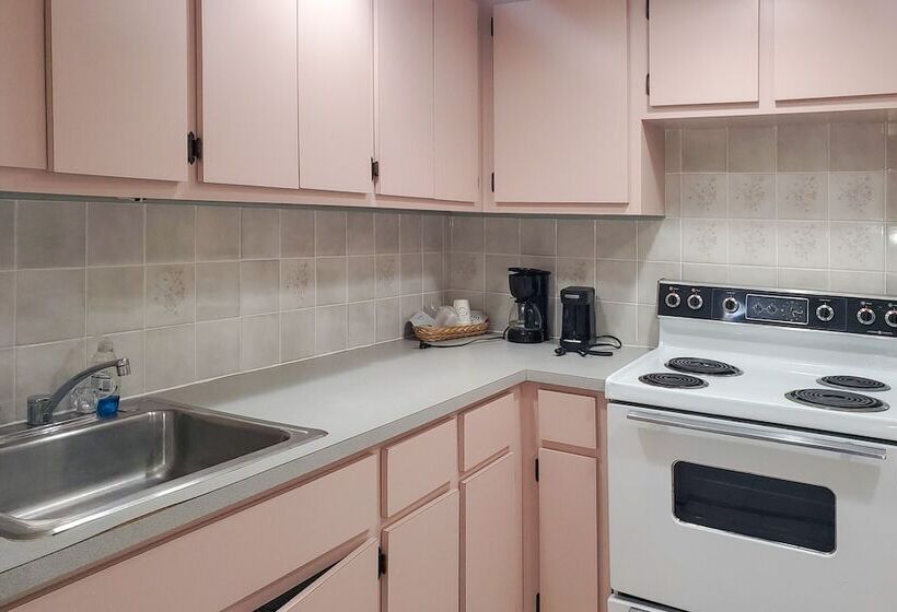 Captain S Table Hotel By Everglades Adventures