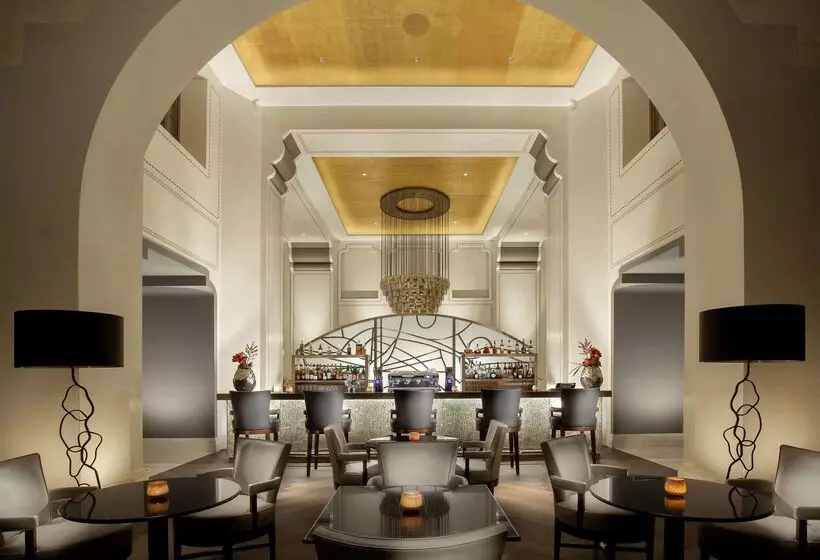 Royal Savoy Hotel & Spa