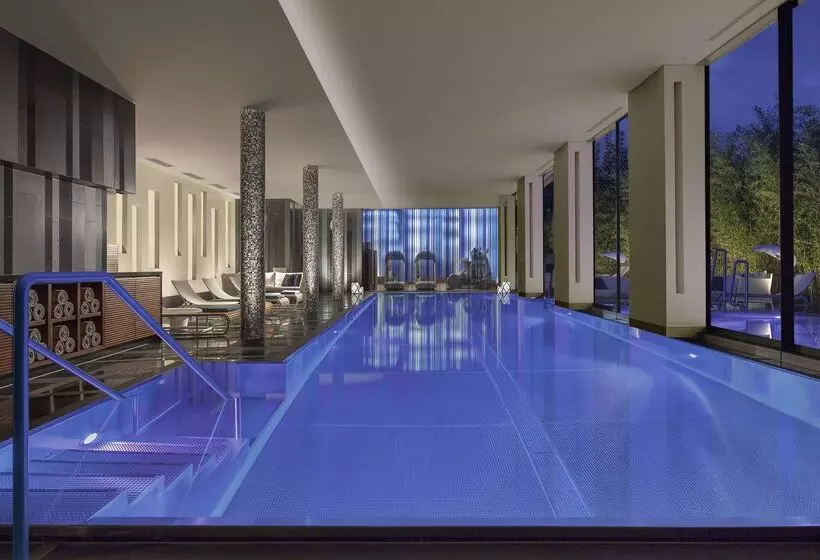 Royal Savoy Hotel & Spa