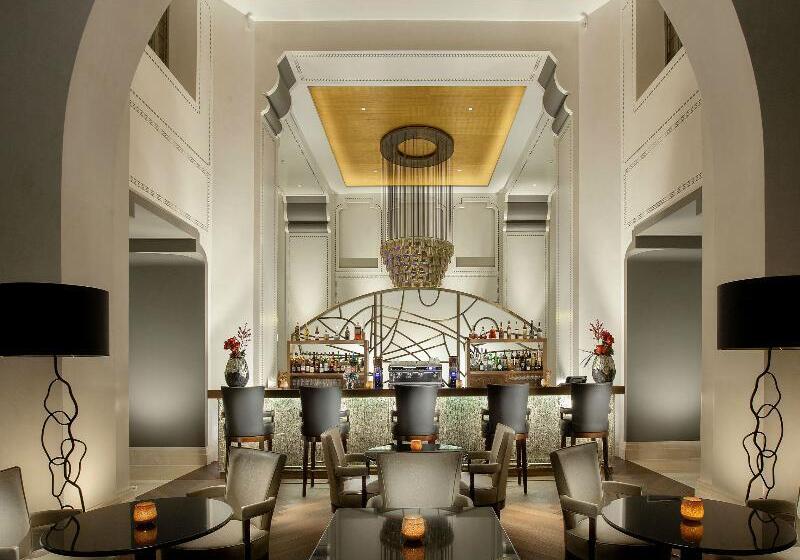 Royal Savoy Hotel & Spa