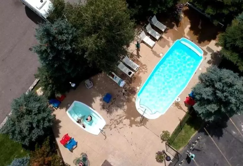 בית מלון כפרי The Steamboat