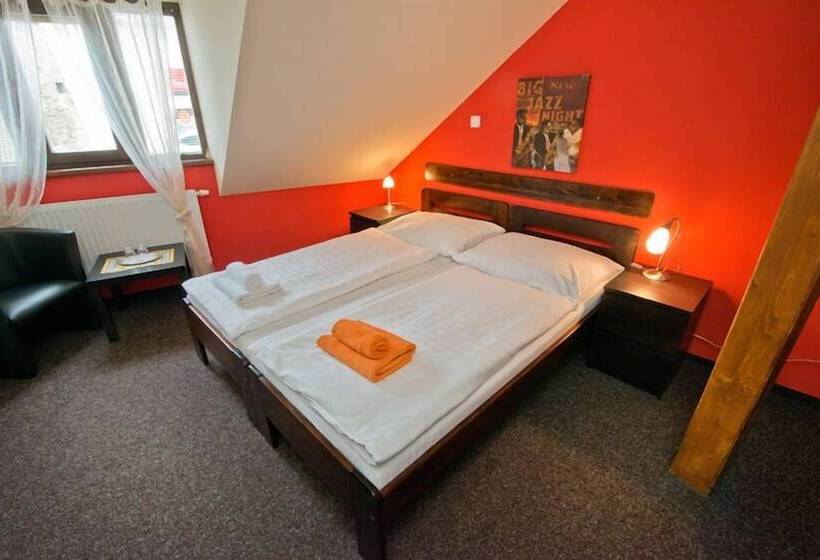 호텔 U Zlateho Byka