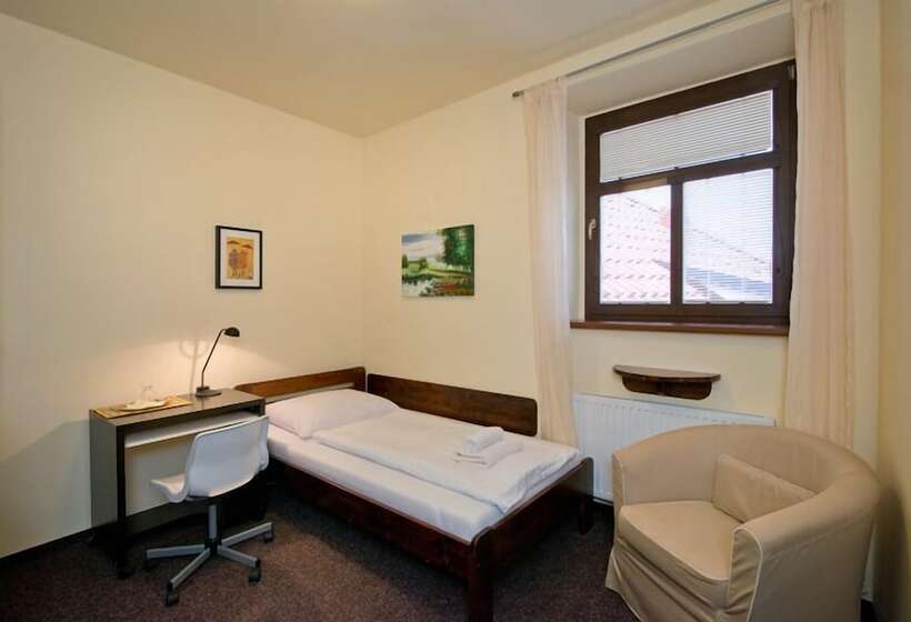 호텔 U Zlateho Byka