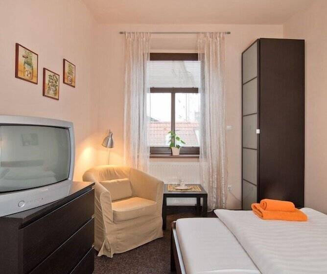 호텔 U Zlateho Byka