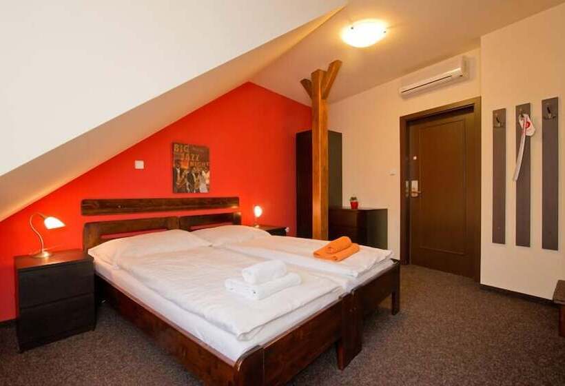 호텔 U Zlateho Byka