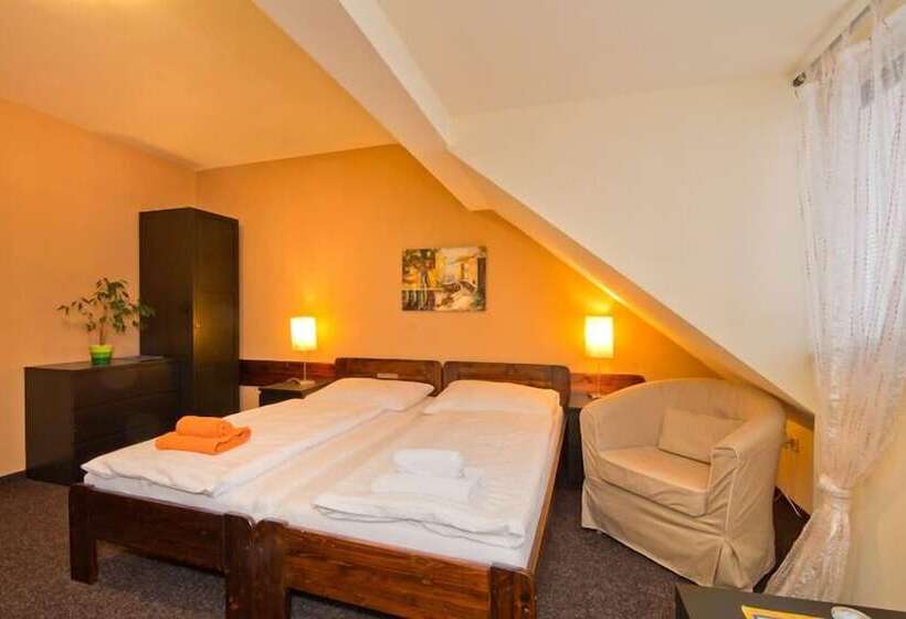 호텔 U Zlateho Byka