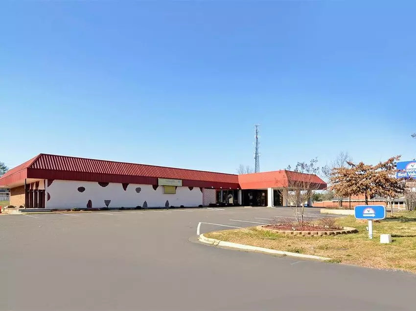 汽车旅馆  The Sanford Inn