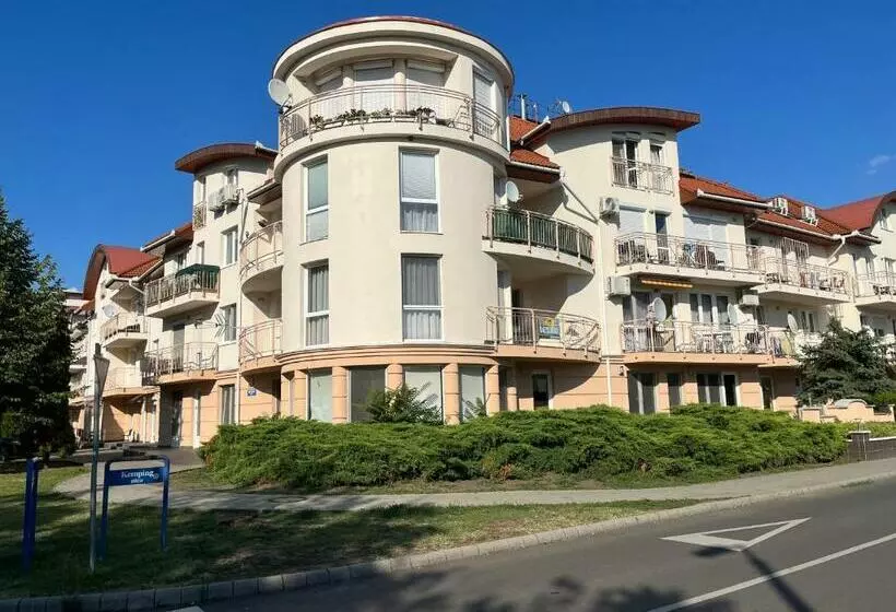 Brookforest Apartman