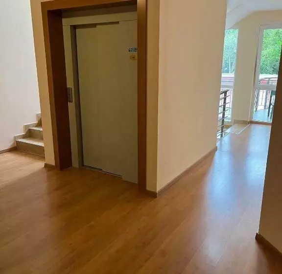 Brookforest Apartman
