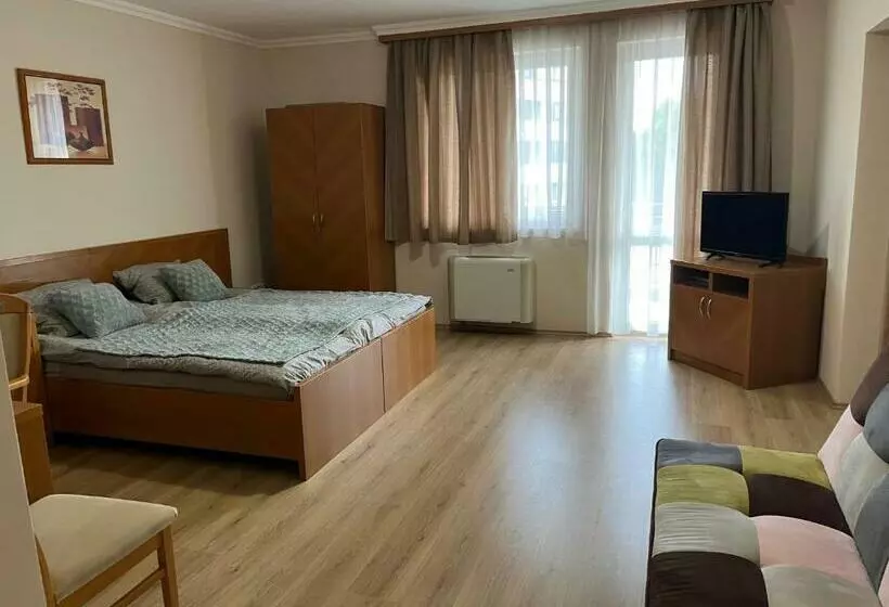 Brookforest Apartman