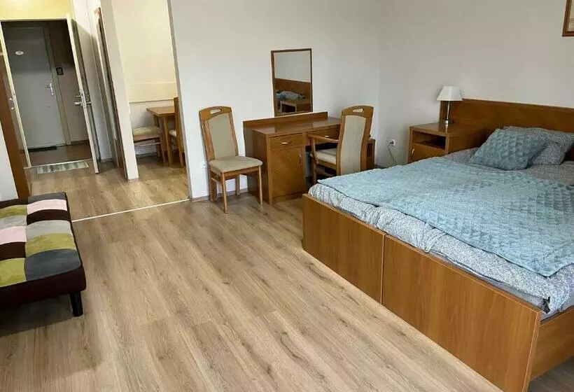 Brookforest Apartman