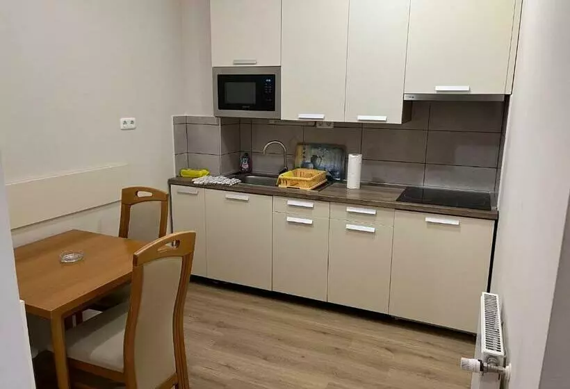 Brookforest Apartman