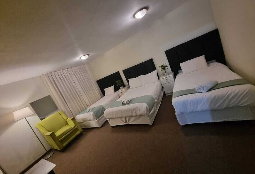 בית מלון כפרי Adriana Monet  Collection