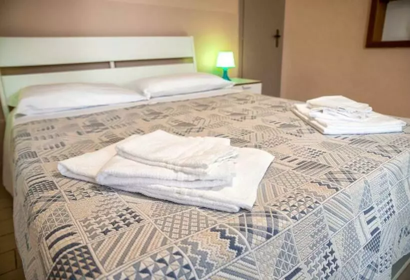 هتل Albergo Baia Verde