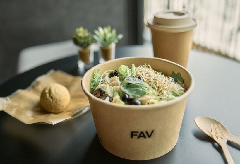 בית מלון כפרי Fav Hiroshima Stadium