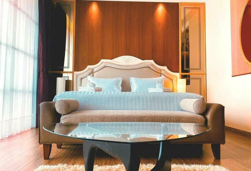 Grand Lord Hotel & Residence