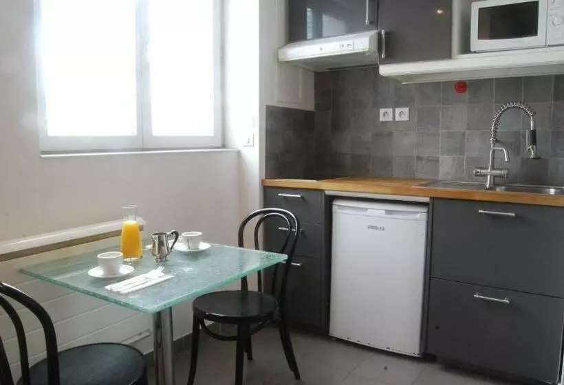 Appart Hôtel Le Djurdjura Suresnes Nanterre La Defense