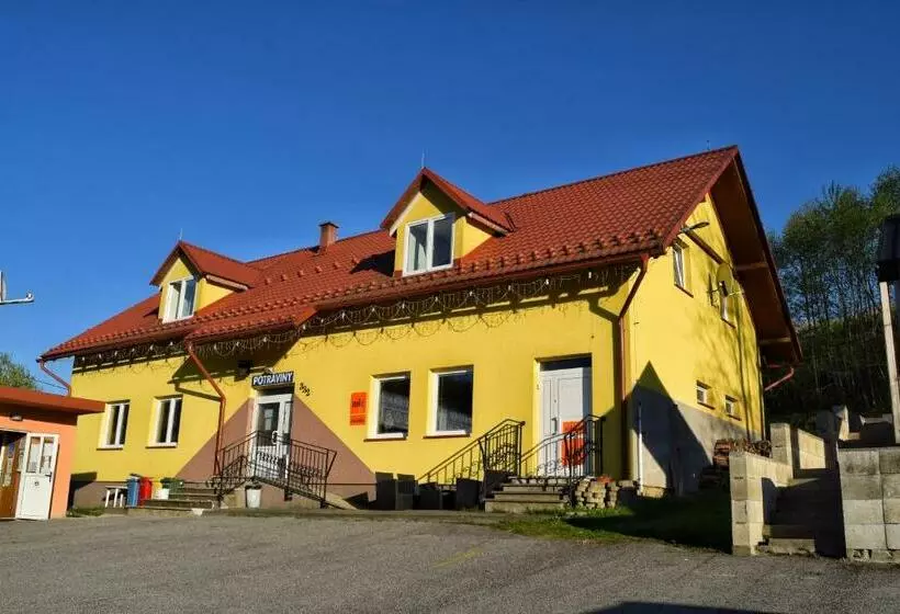 Majatalo Penzión Na Hranici čirč