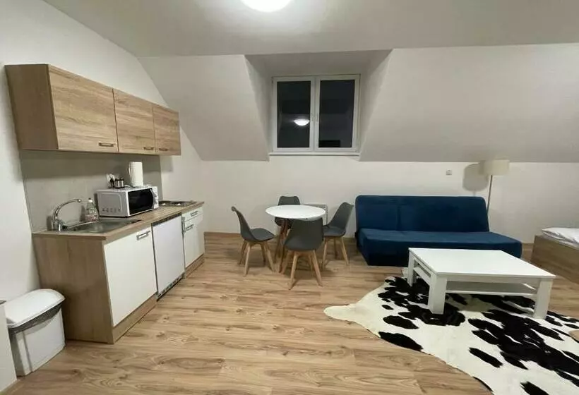 Majatalo Penzión Na Hranici čirč