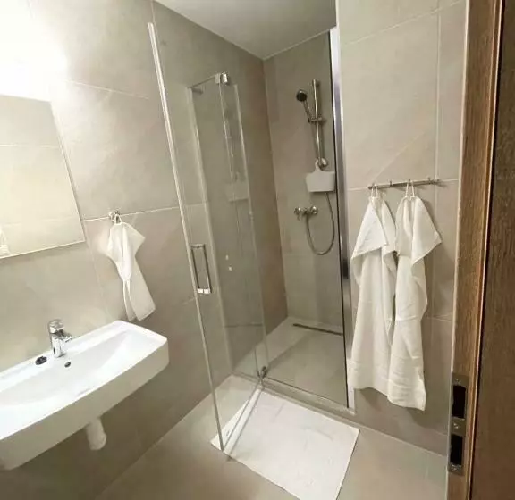 Majatalo Penzión Na Hranici čirč