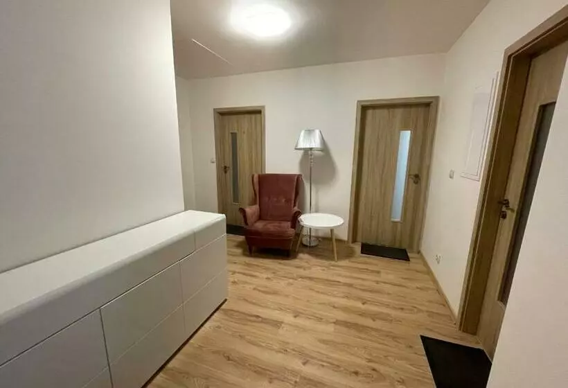 Majatalo Penzión Na Hranici čirč