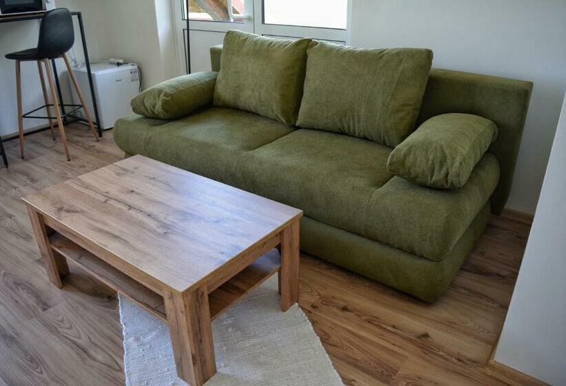 بنسيون Penzión Na Hranici čirč