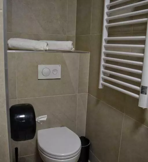 Majatalo Penzión Na Hranici čirč