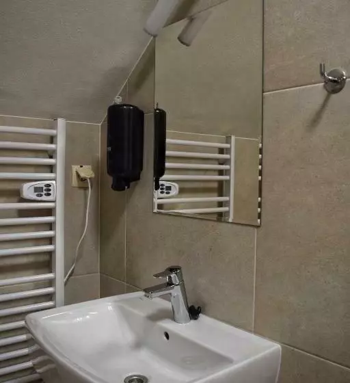 Majatalo Penzión Na Hranici čirč