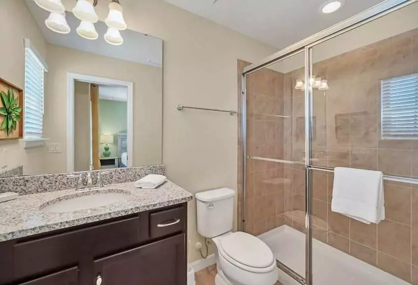 Modern And Colorful Home! Spiderman, Princess And Mickey Themed Rooms & Perfect Movie/game Room!