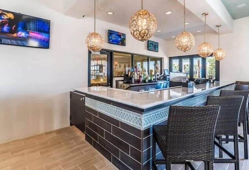 Modern And Colorful Home! Spiderman, Princess And Mickey Themed Rooms & Perfect Movie/game Room!