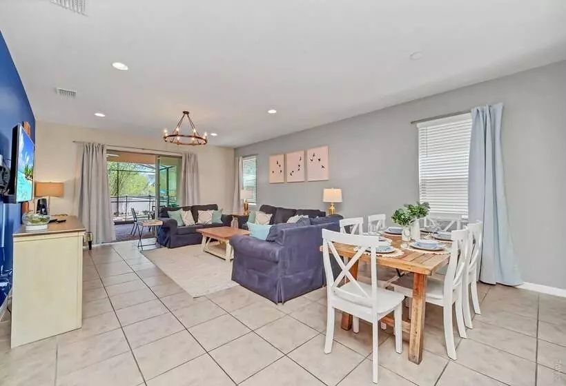 Modern And Colorful Home! Spiderman, Princess And Mickey Themed Rooms & Perfect Movie/game Room!