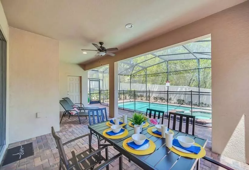 Modern And Colorful Home! Spiderman, Princess And Mickey Themed Rooms & Perfect Movie/game Room!