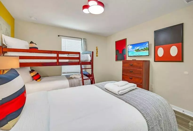 Modern And Colorful Home! Spiderman, Princess And Mickey Themed Rooms & Perfect Movie/game Room!