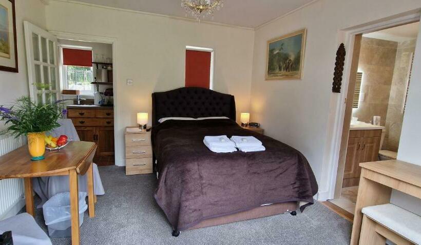 פנסיון Koi Pond Annex