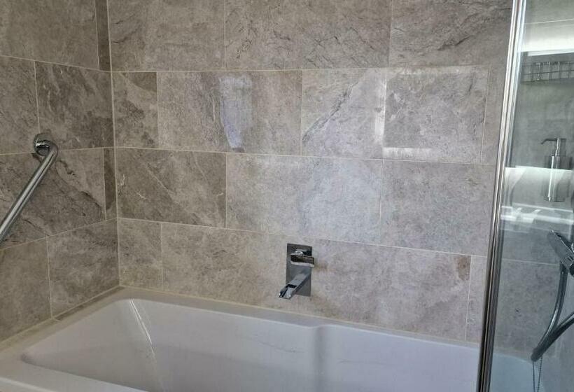 פנסיון Koi Pond Annex