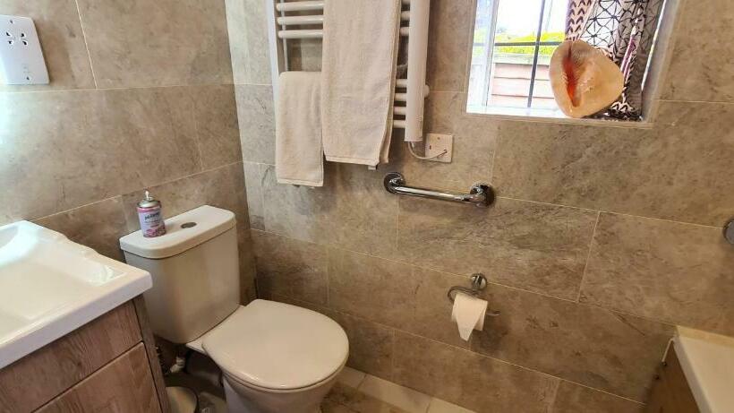 פנסיון Koi Pond Annex