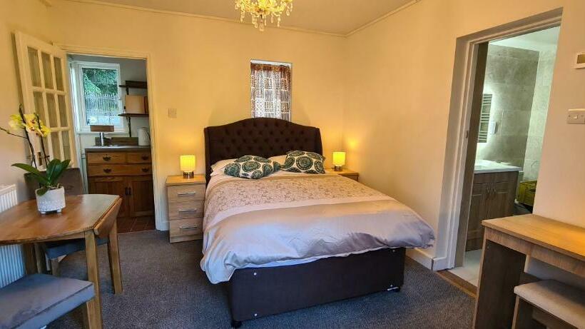 פנסיון Koi Pond Annex