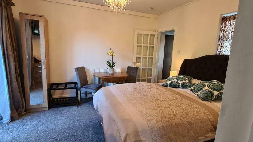 פנסיון Koi Pond Annex