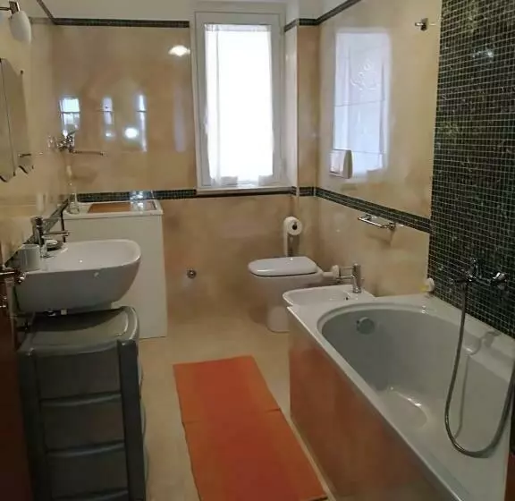 ペンション Stanza In Appartamento Con 2/3 Posti Letto