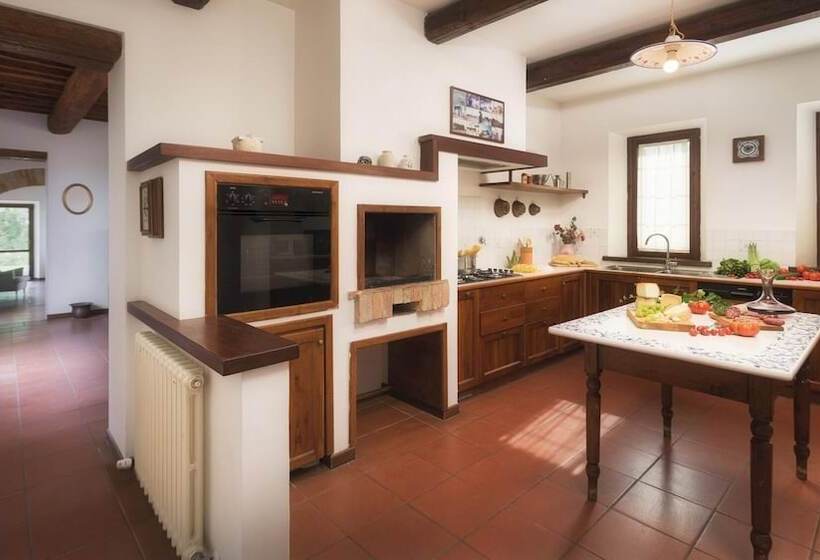 La Panoramica 8, Emma Villas