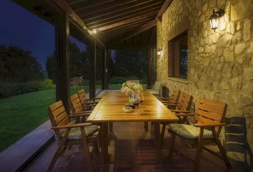 La Panoramica 8, Emma Villas