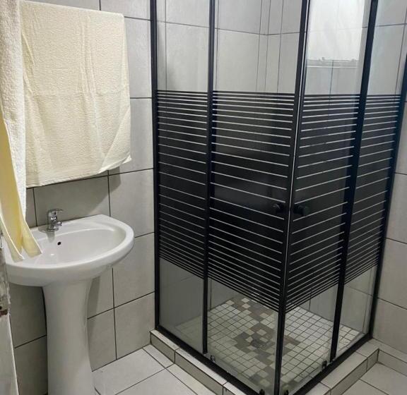 פנסיון Rcb Guesthouse