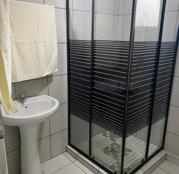 Majatalo Rcb Guesthouse