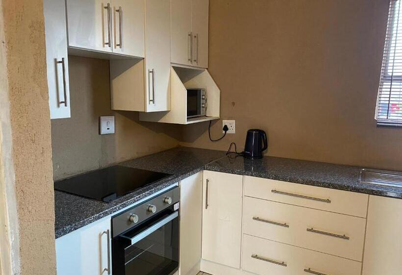 פנסיון Rcb Guesthouse