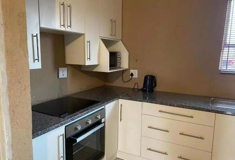 Majatalo Rcb Guesthouse